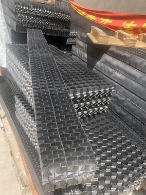 Black Honeycomb Cellular PVC Drift Eliminator Cooling Tower Komponen